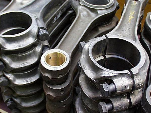 DB-Werk Kassel: &uuml;berarbeiteter Satz Pleuelstangen